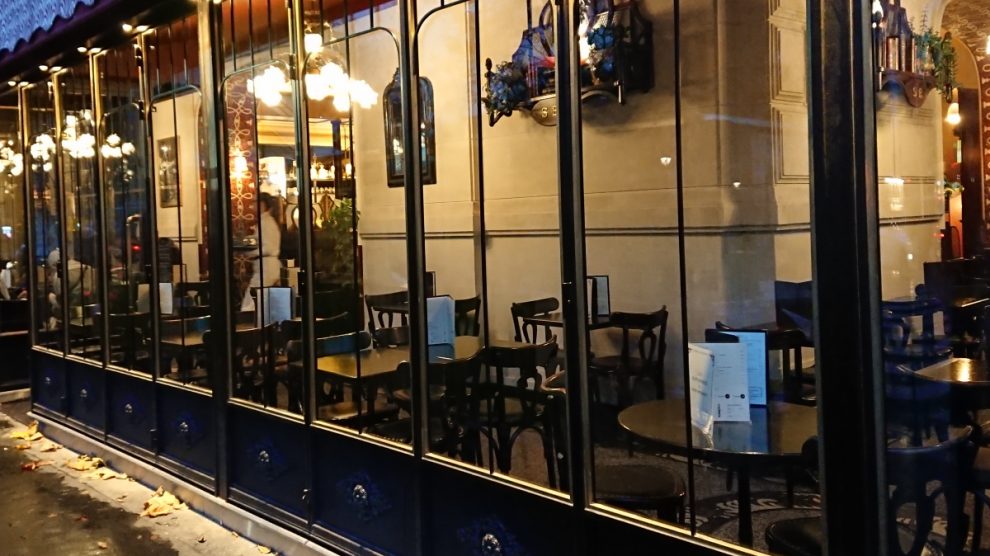 Paris cafe