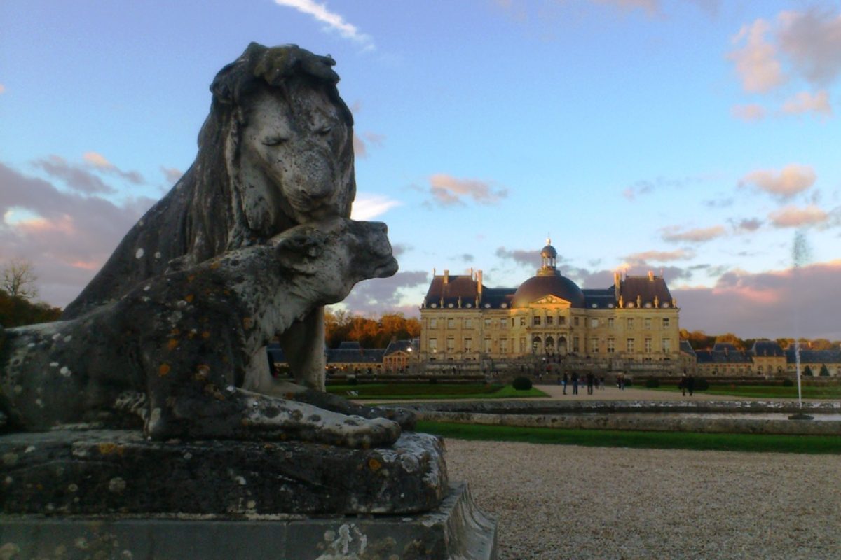 GArden statue Vaux le Vicomte