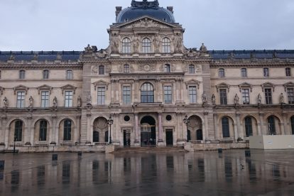 Louvre rain