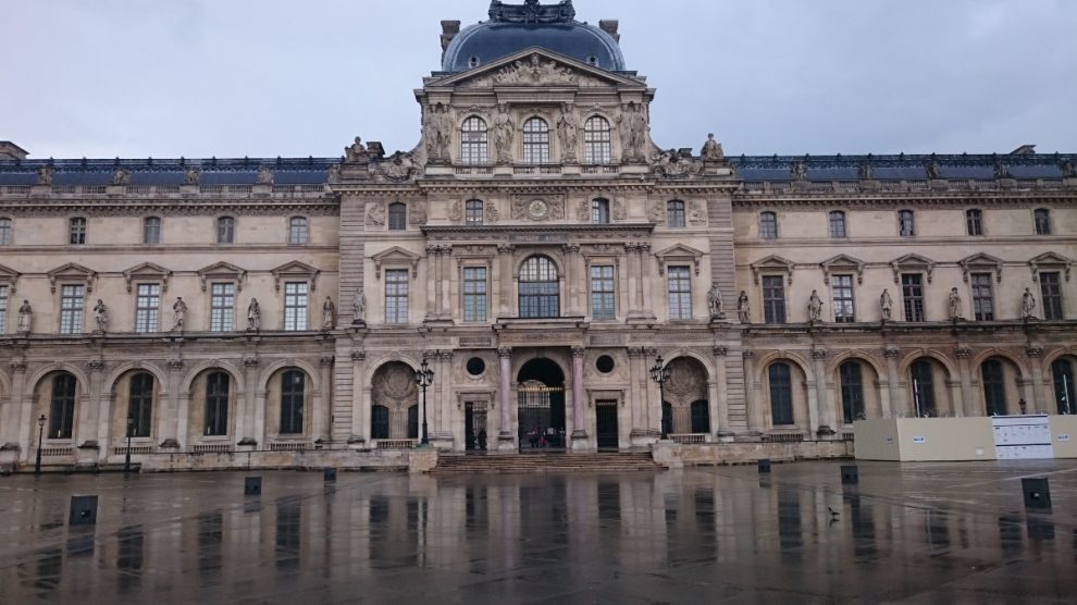 Louvre rain