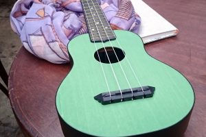 mint green uke