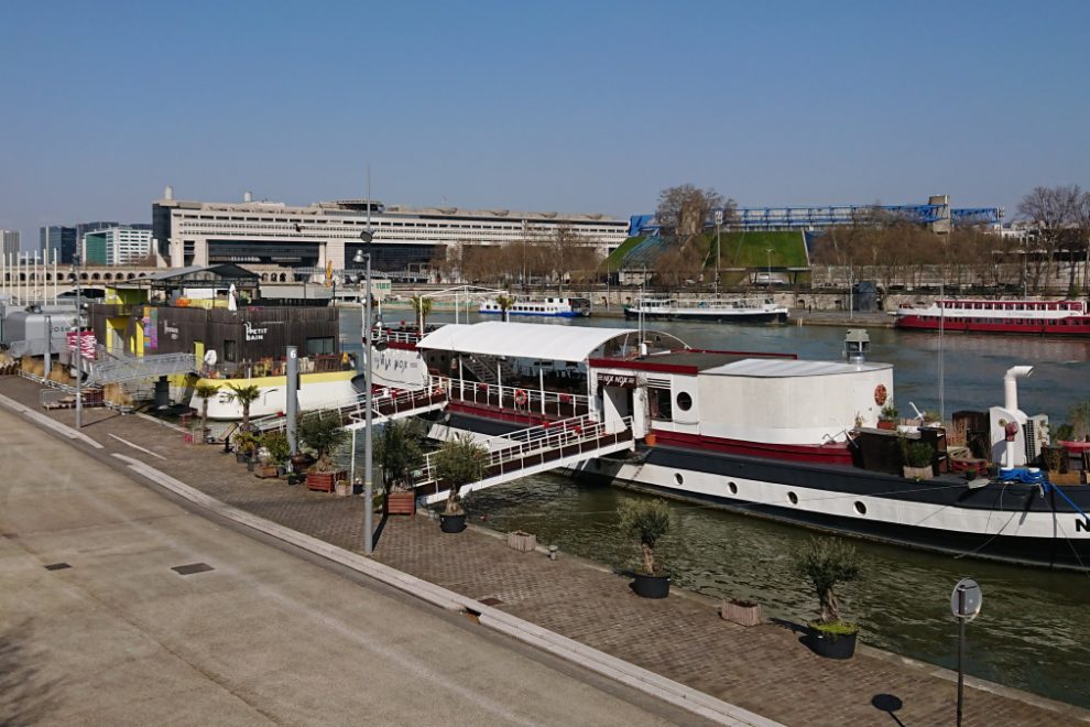 peniches on the Seine