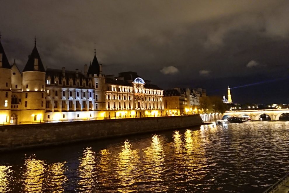 Conciergerie at night
