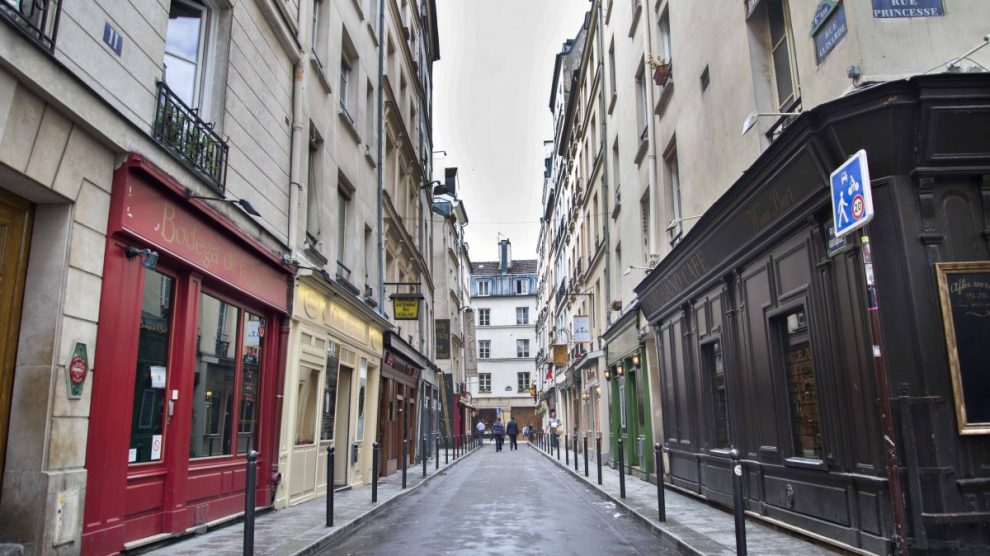 Paris street scene