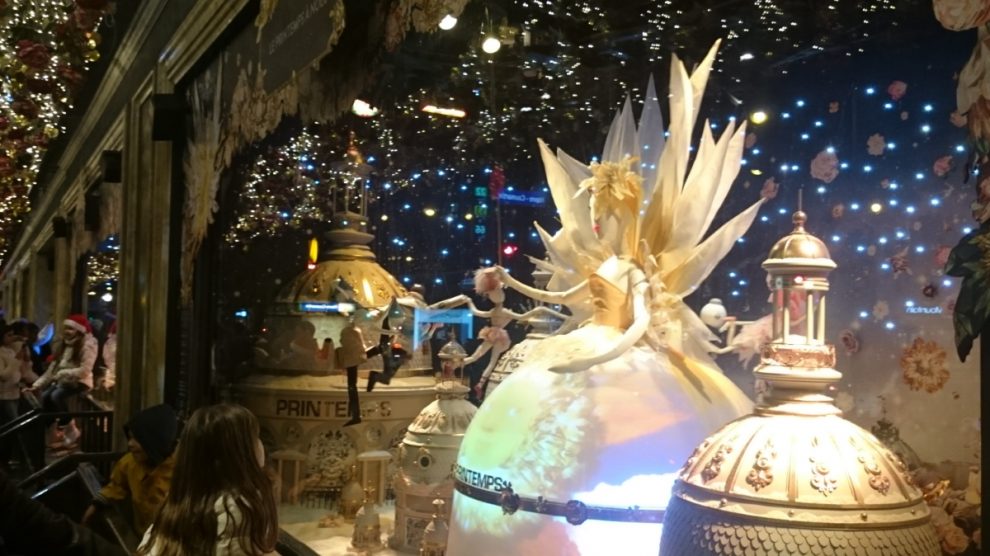 Christmas window decorations in Paris