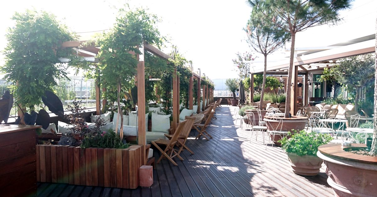 rooftop bar