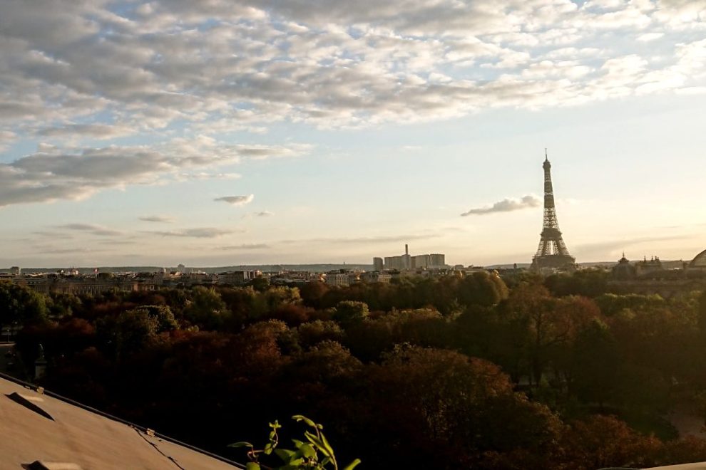Eiffel Tower skyline