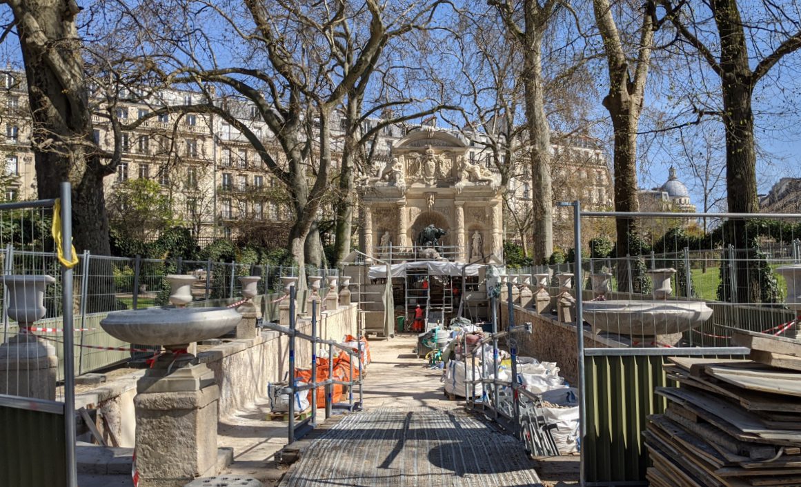Medici Fountain being restored