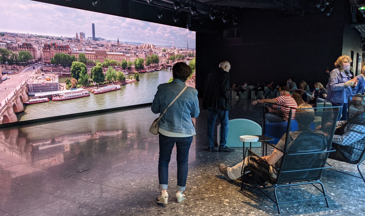 Screen showing a recording of the rooftop view.