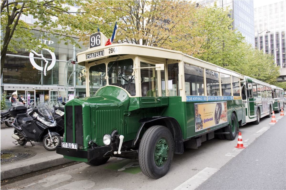 Vintage RATP Bus