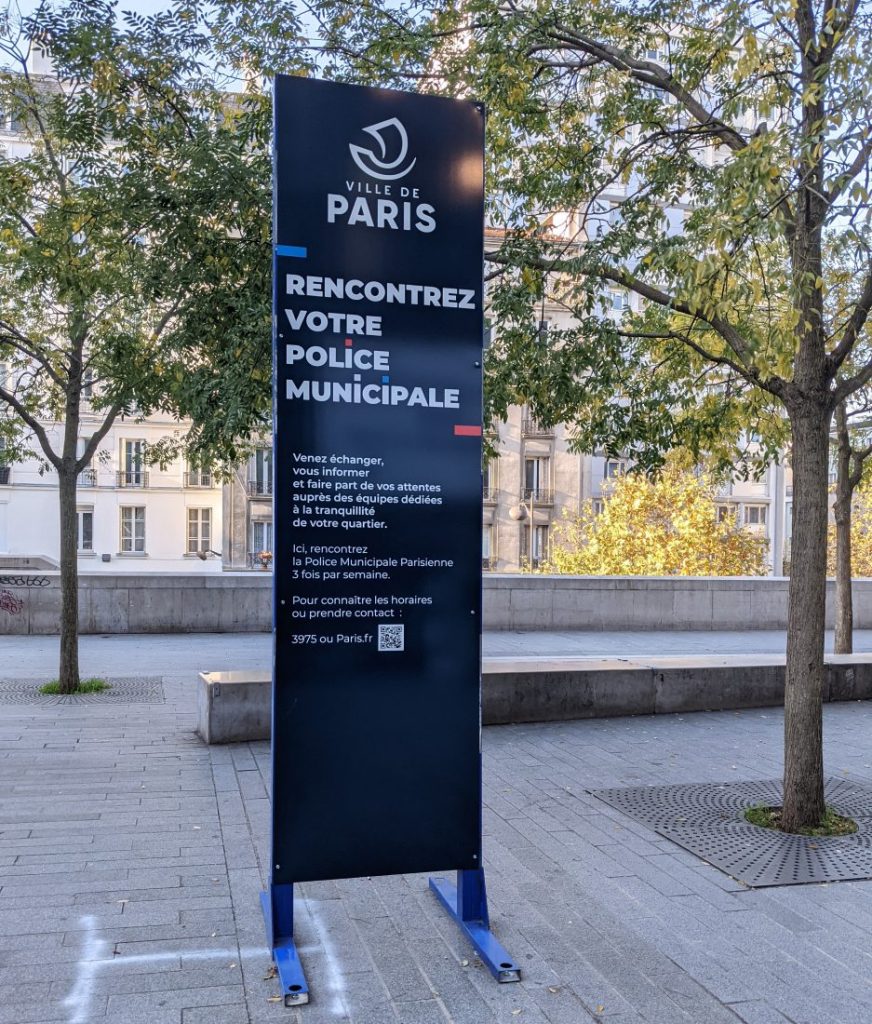 Totem for the rendez-vous with municipal police