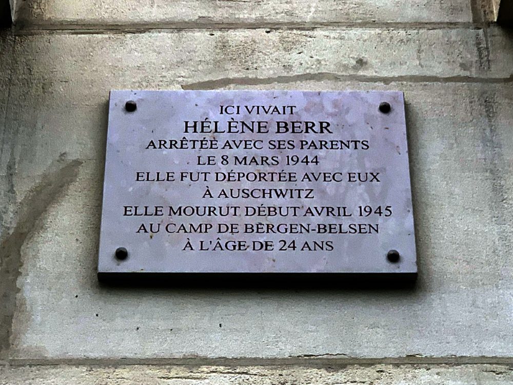 The plaque in remembrance of Hélène Berr on the facade.