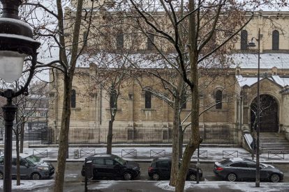 Snow in Paris