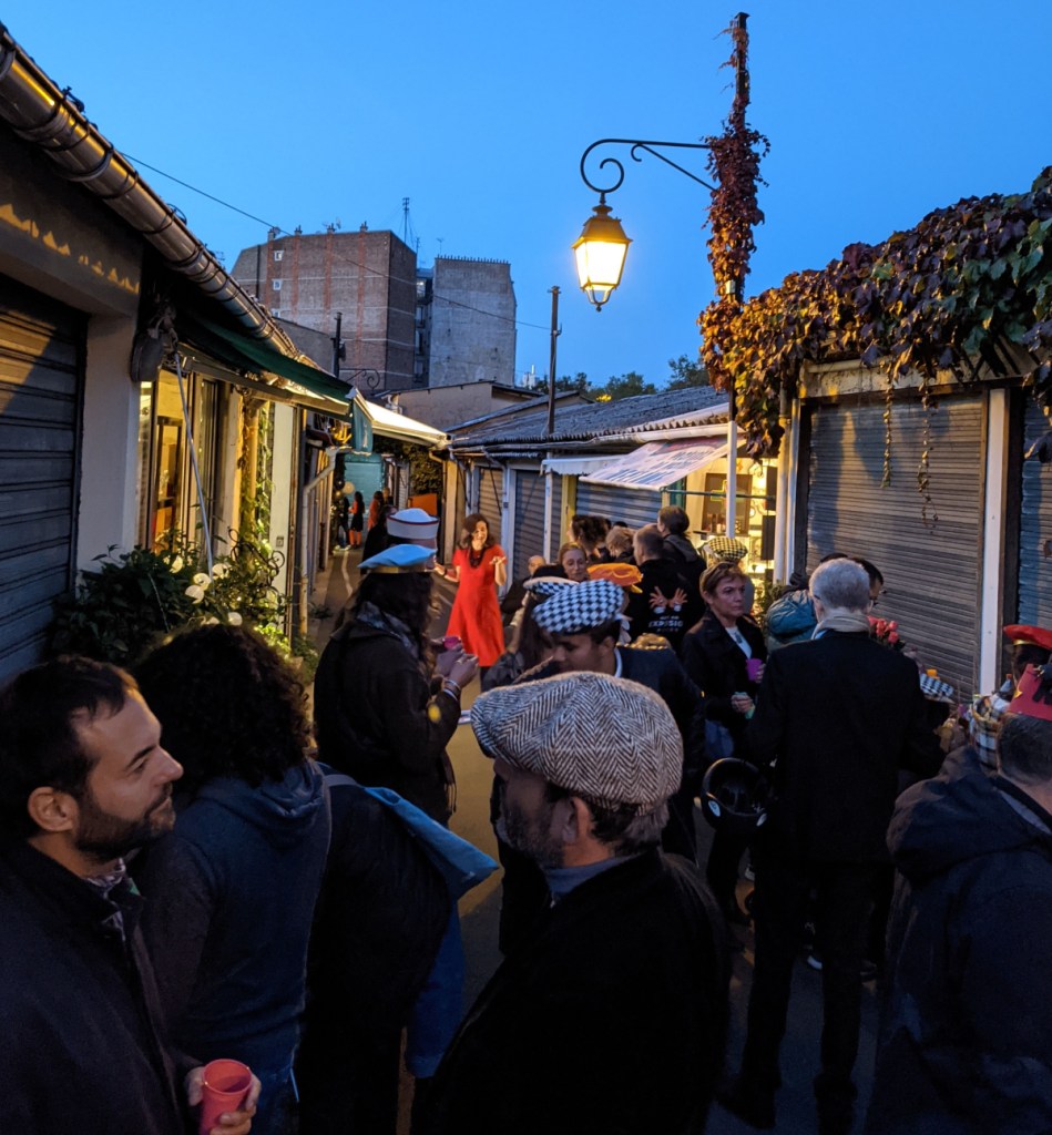 SInger at flea market