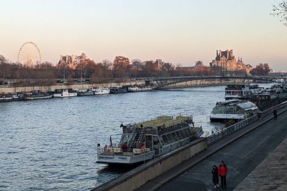 Sunset over the Seine