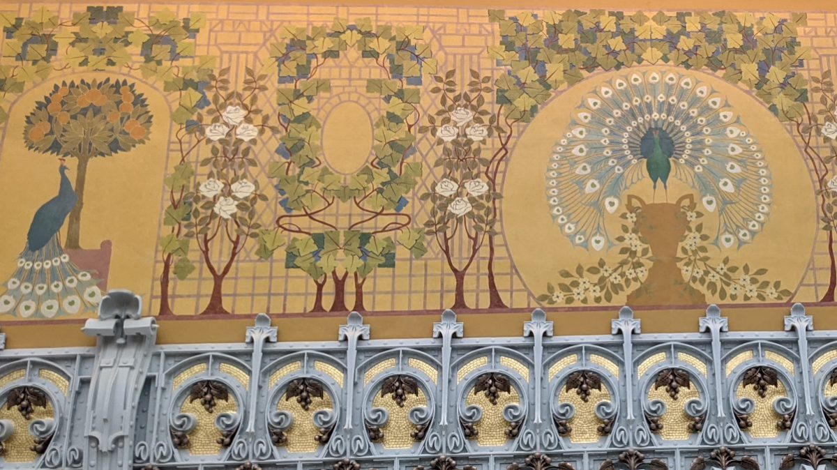 Close up samaritaine fresco