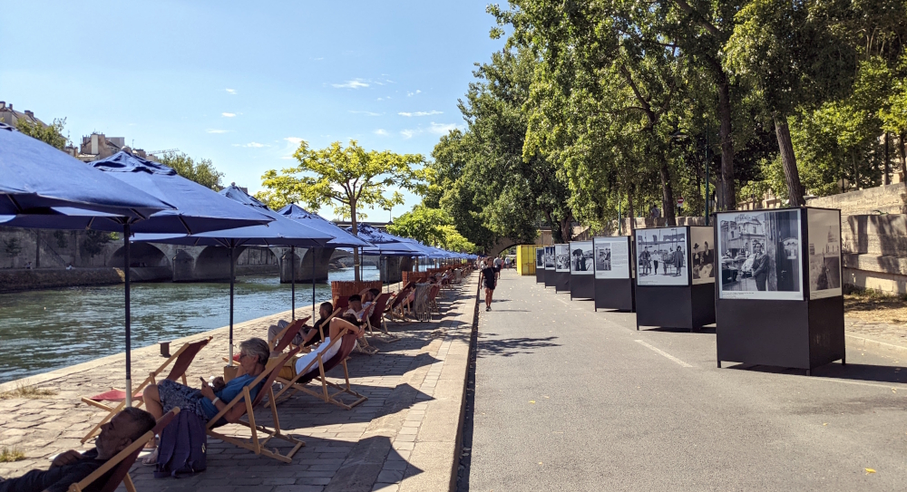 Plenty of shaded sun loungers along the Seine.