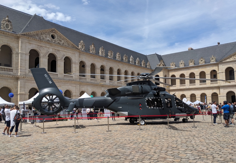 Helicopter at Les Invalides