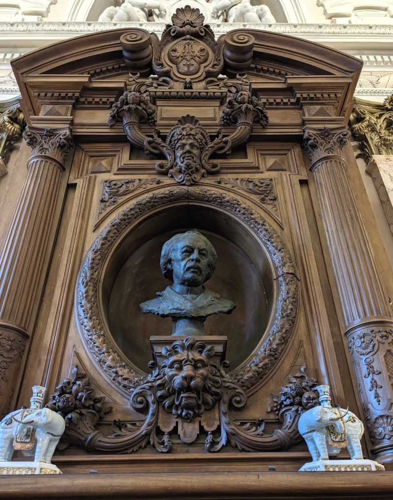 A bust of Adolphe d'Ennery