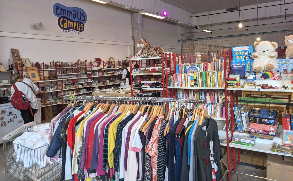 Emmaäus charity shop
