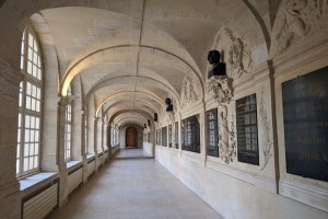 Memorial of fallen military medical units in Val-de-Grâce's former Clositers