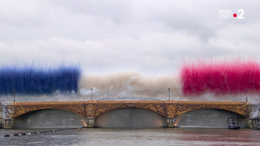 The Pont d'Austerlitz shows off France's colors