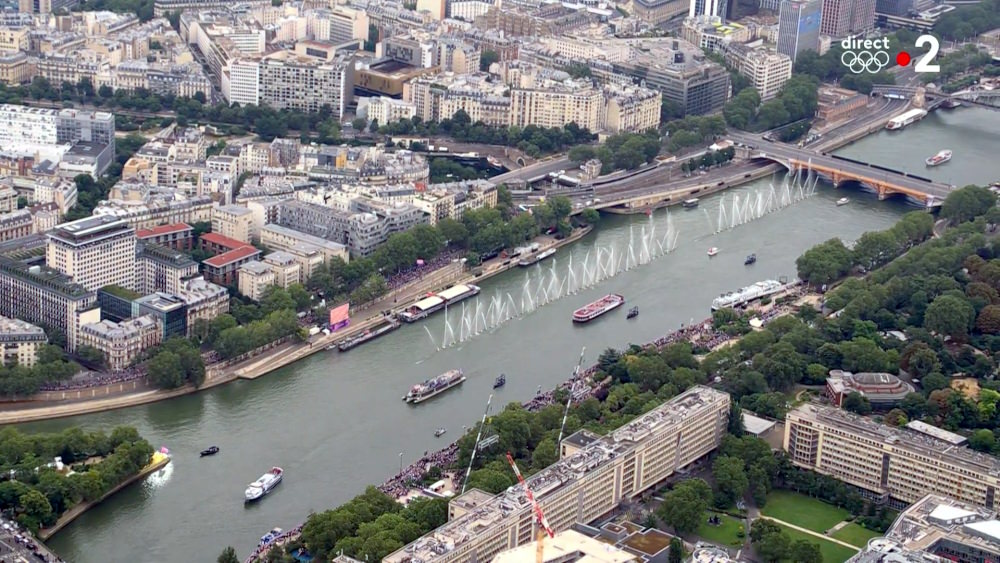 The parade of boats begins