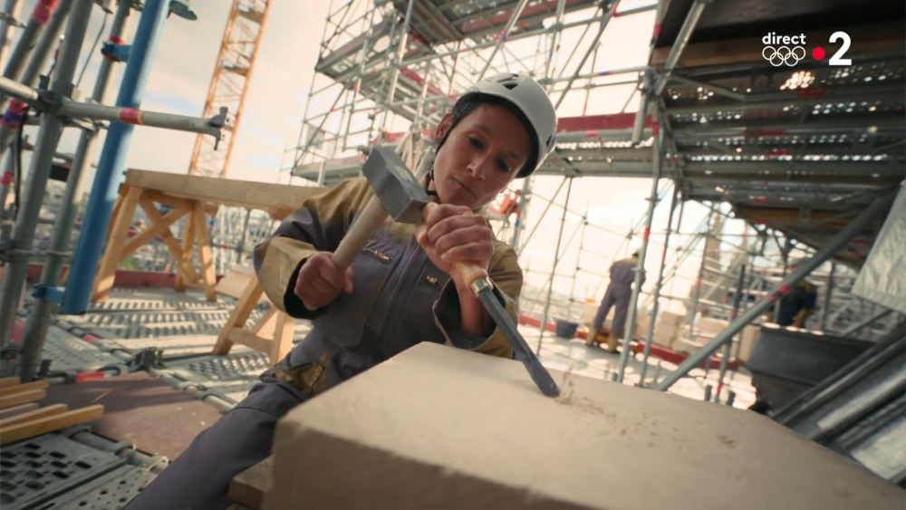 Artisans restoring Notre Dame