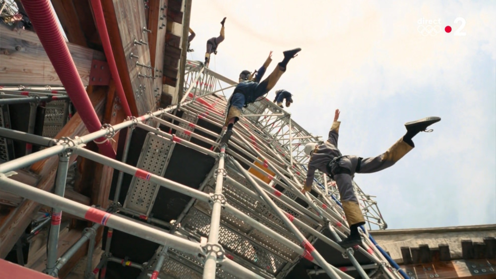 Dancers representing artisans of Notre Dame