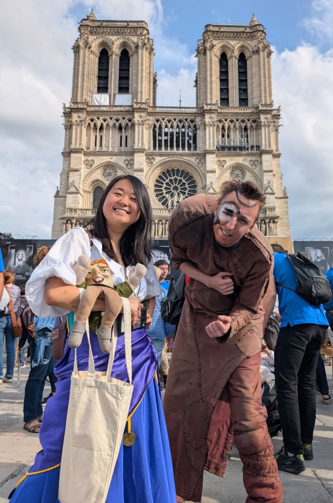 Esmerelda and Quasimodo entertain the kids.
