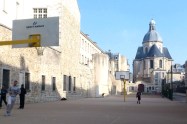 Basketball court at Philippe Auguste Wall