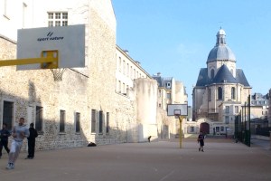 Basketball court at Philippe Auguste Wall