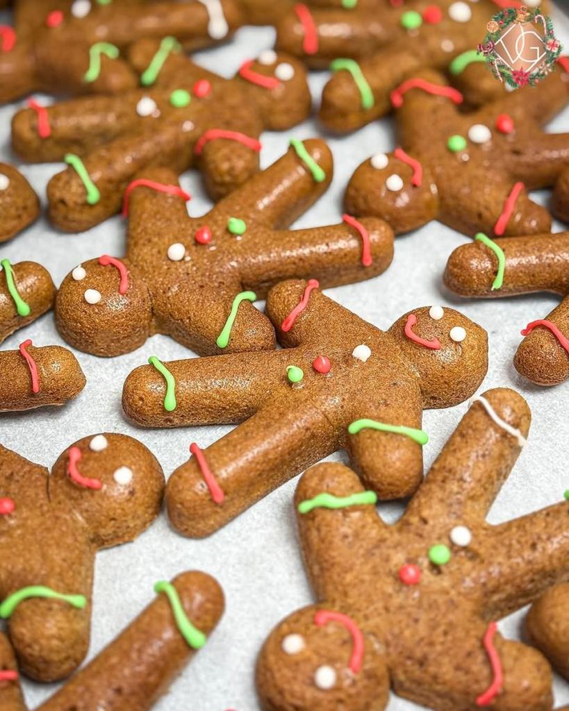 Vegan gingerbread men at VG Patisserie