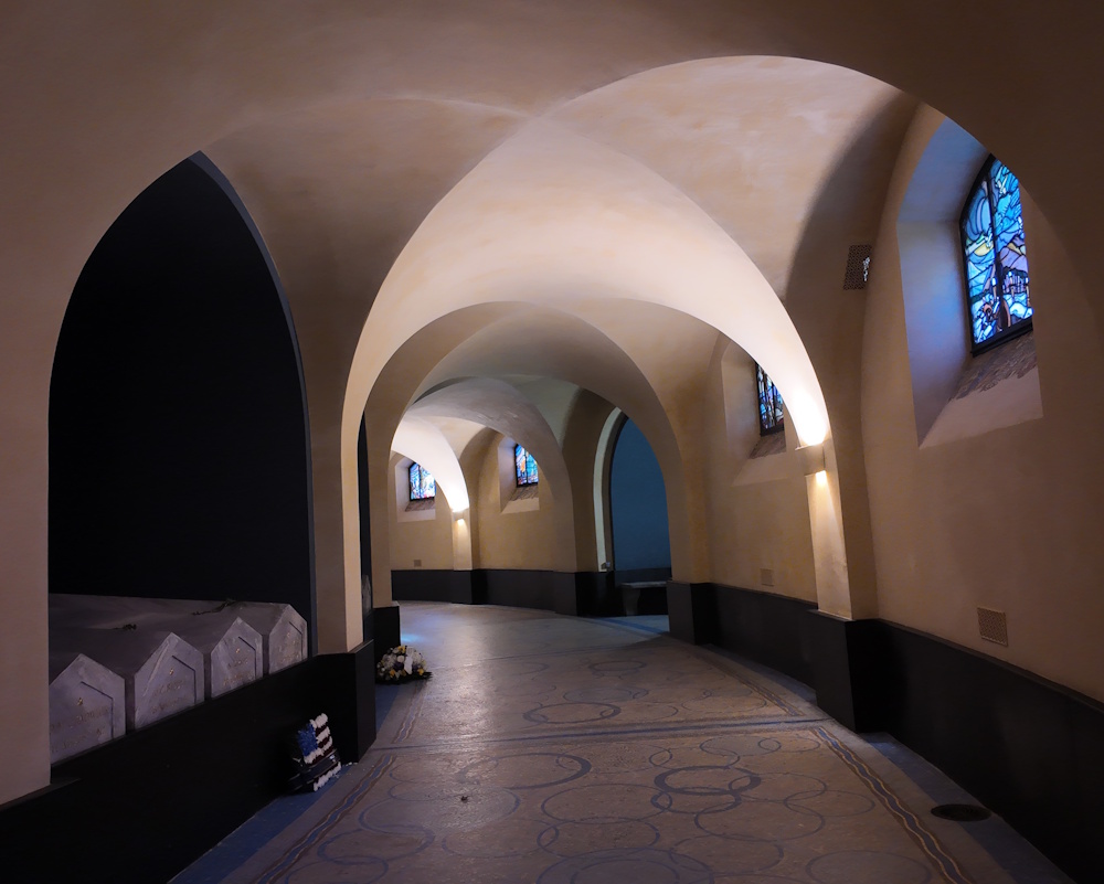 The crypt under the Lafayette Escadrille Memorial