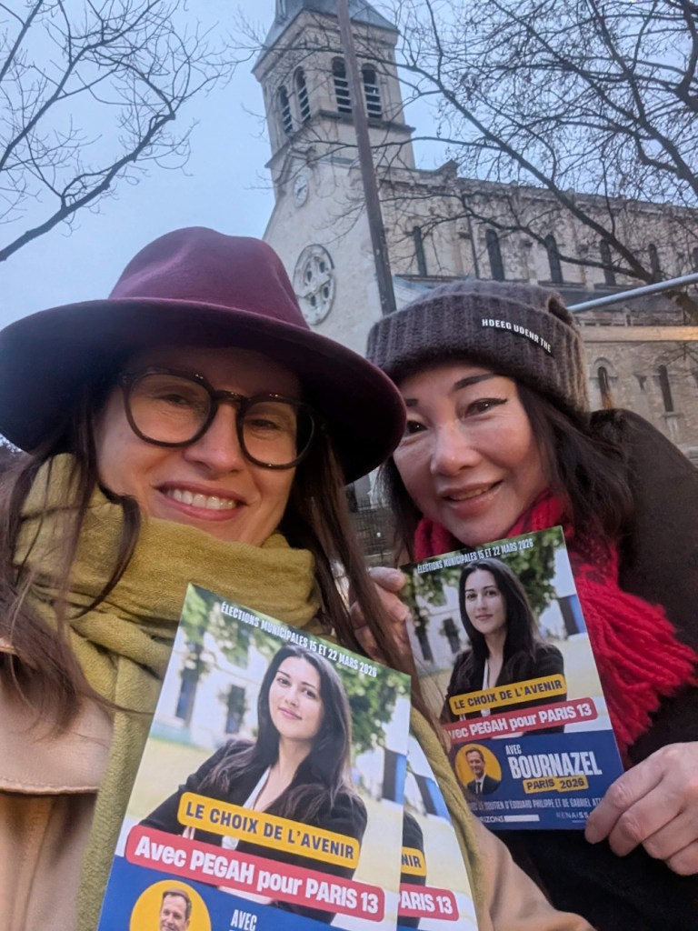 Distributing flyers for the municipal elections on a chilly February morning in the 13th.